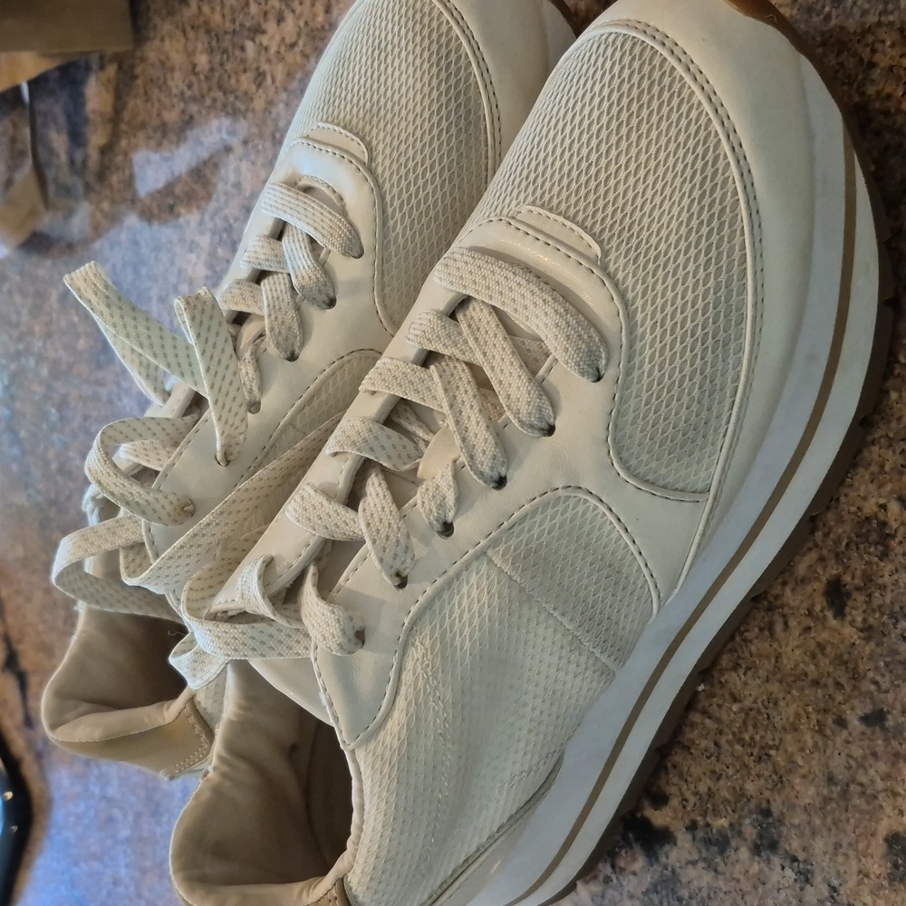 Zara Women's White Leather and nylon chunk sneaker.  Sz 38